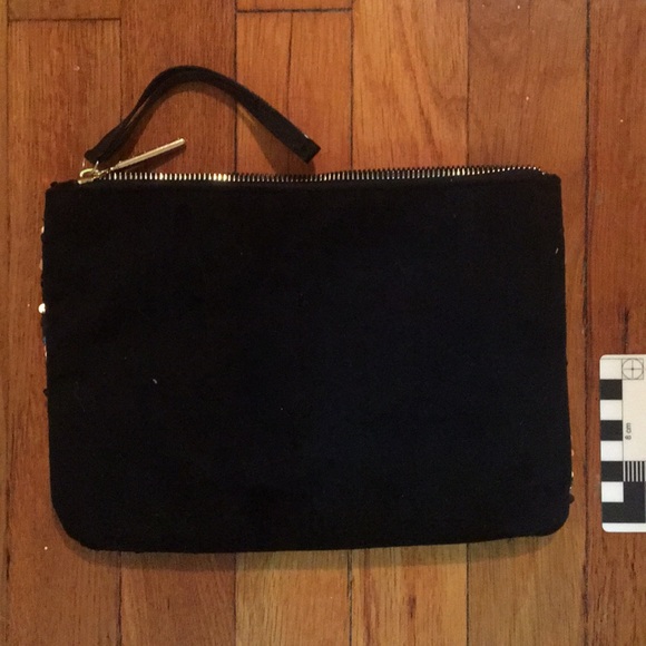 3 for $15 | Changing color Sequin Wristlet - Picture 4 of 5